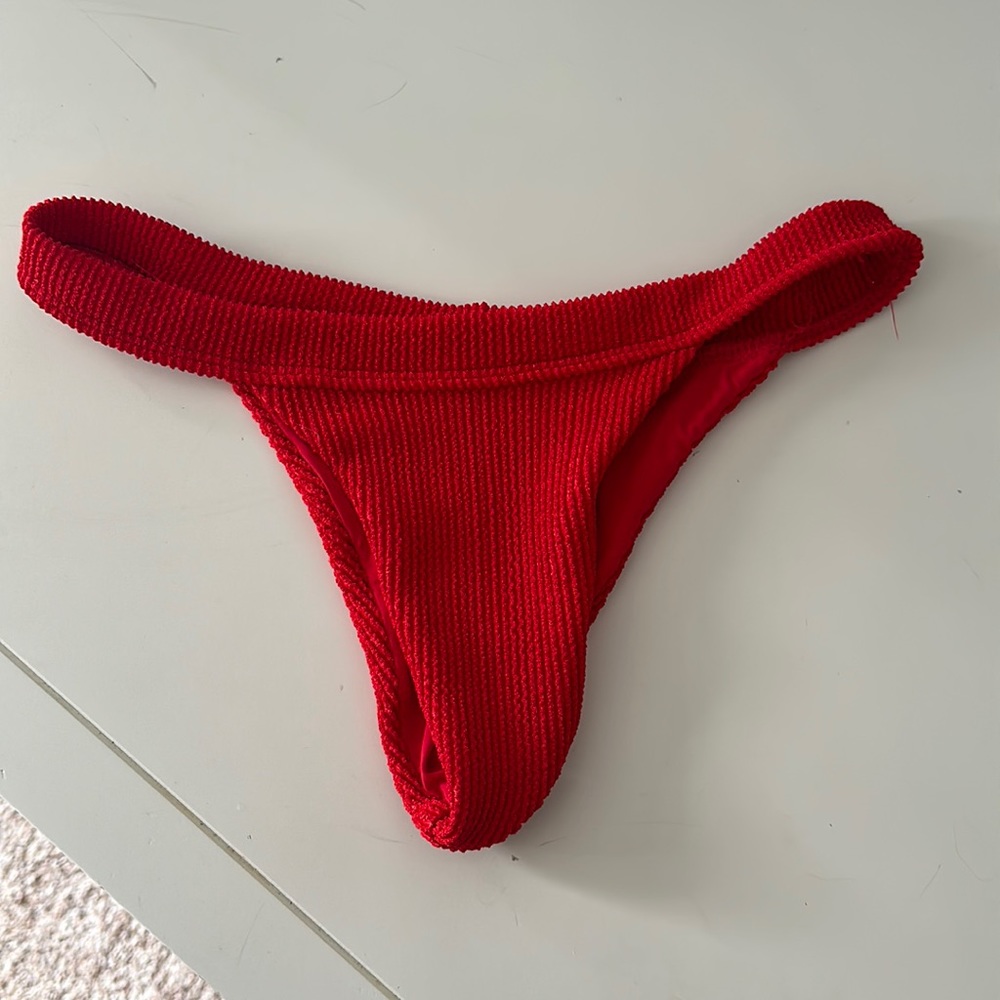 NWOT Frankie’s bikinis red bottoms!